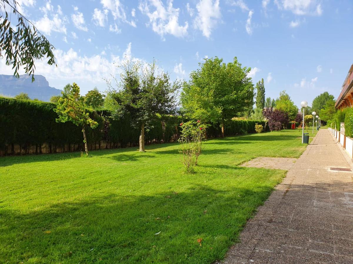 Apartamento Goxoa Хака Екстер'єр фото