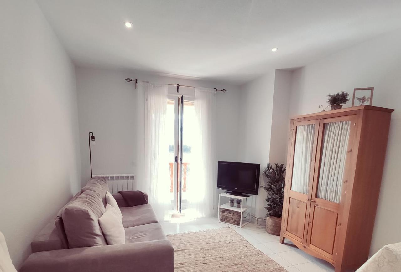 Apartamento Goxoa Хака Екстер'єр фото